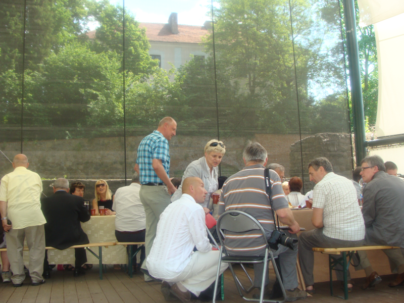Fot 14. Der Gedenkstein auf dem alten Friedhof in Lagow Kamień