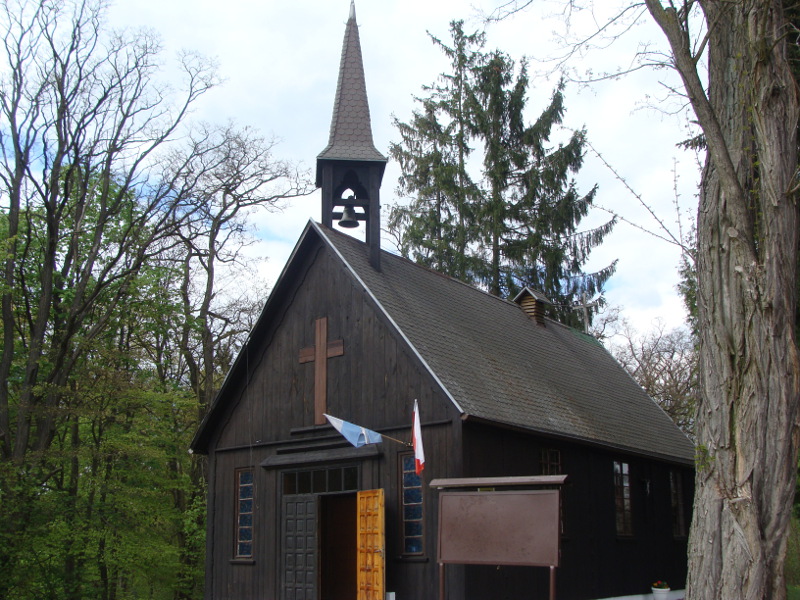 Fot 1. Kościółek w Łagowie Majówka